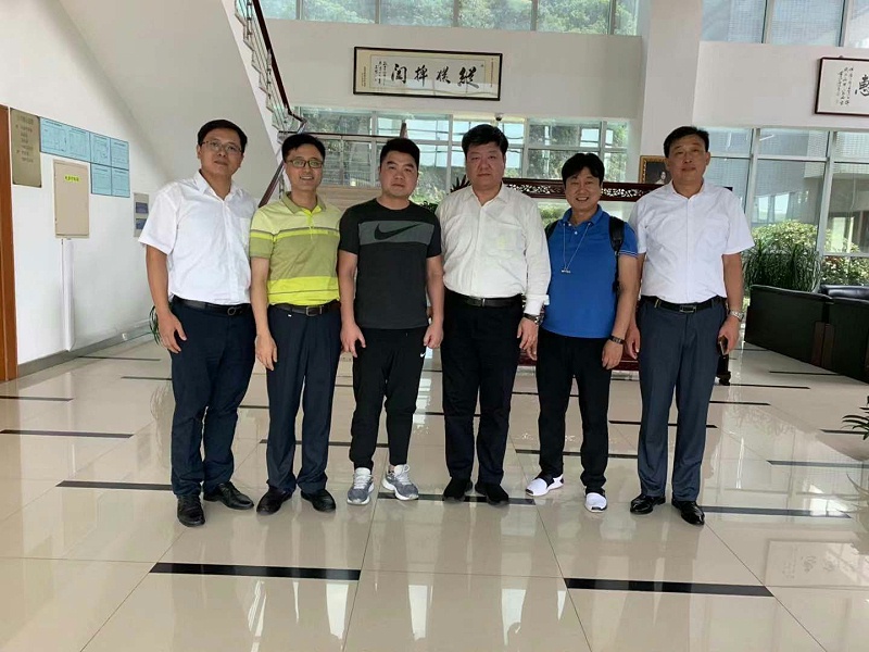 中新華美同客戶青島國(guó)恩科技股份有限公司拜訪鎮(zhèn)江奇美，洽談塑料原材料供應(yīng)細(xì)節(jié)
